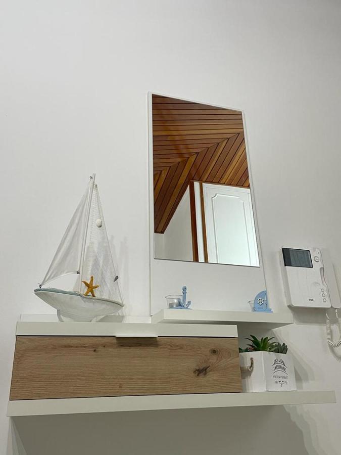 The White Sail - Mondello Apartment With Terrace - Casa Di Vincenzo E Andrea Kültér fotó
